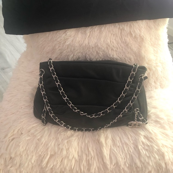 Chanel black leather over the shoulder bag - Picture 2 of 6